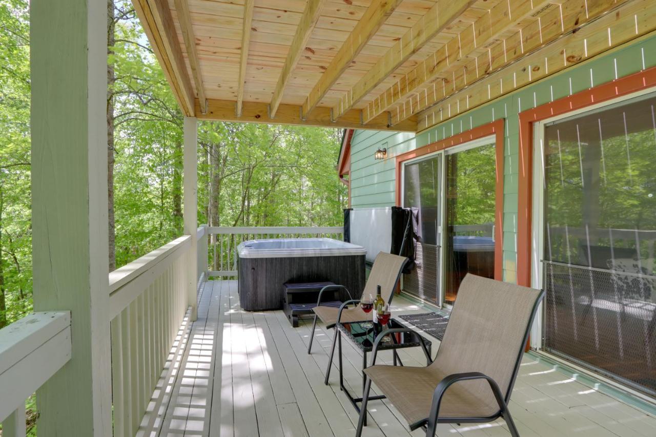 فيلا Blue Ridge Getaway With Hot Tub And Seasonal View! المظهر الخارجي الصورة